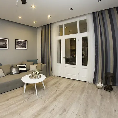 The Palazzo Σόποτ